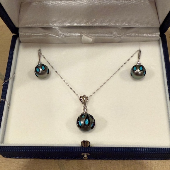 Silver and Blue Jewelry Set - Picture 2 of 2